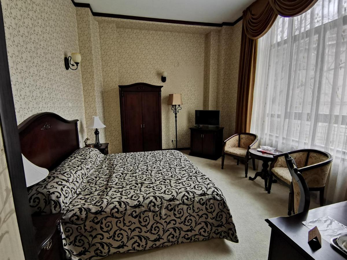 Hotel Carol inainte de transformare