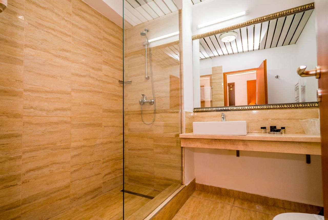 Hotel Guci inainte de transformare