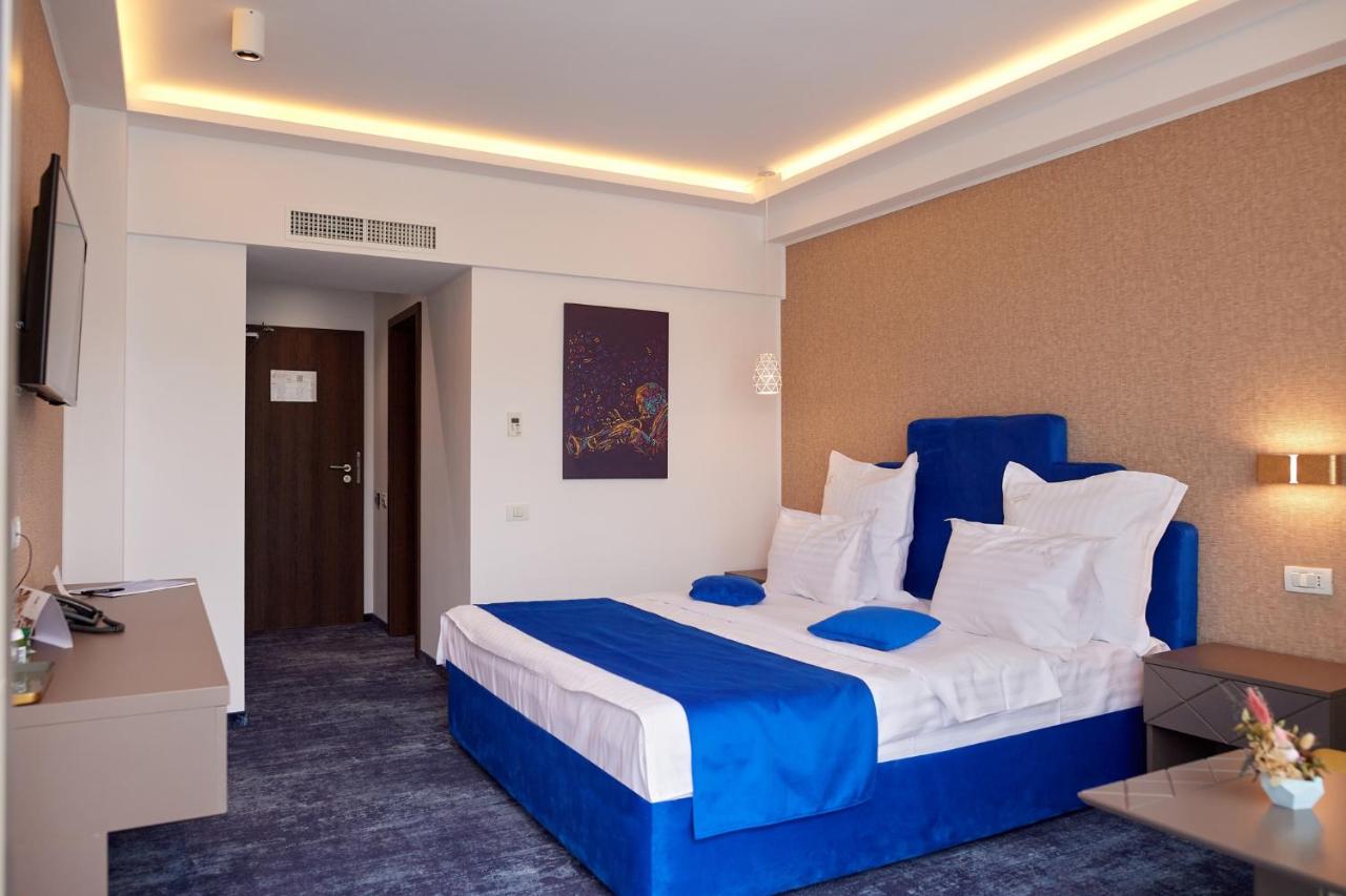 Hotel Stavros inainte de transformare